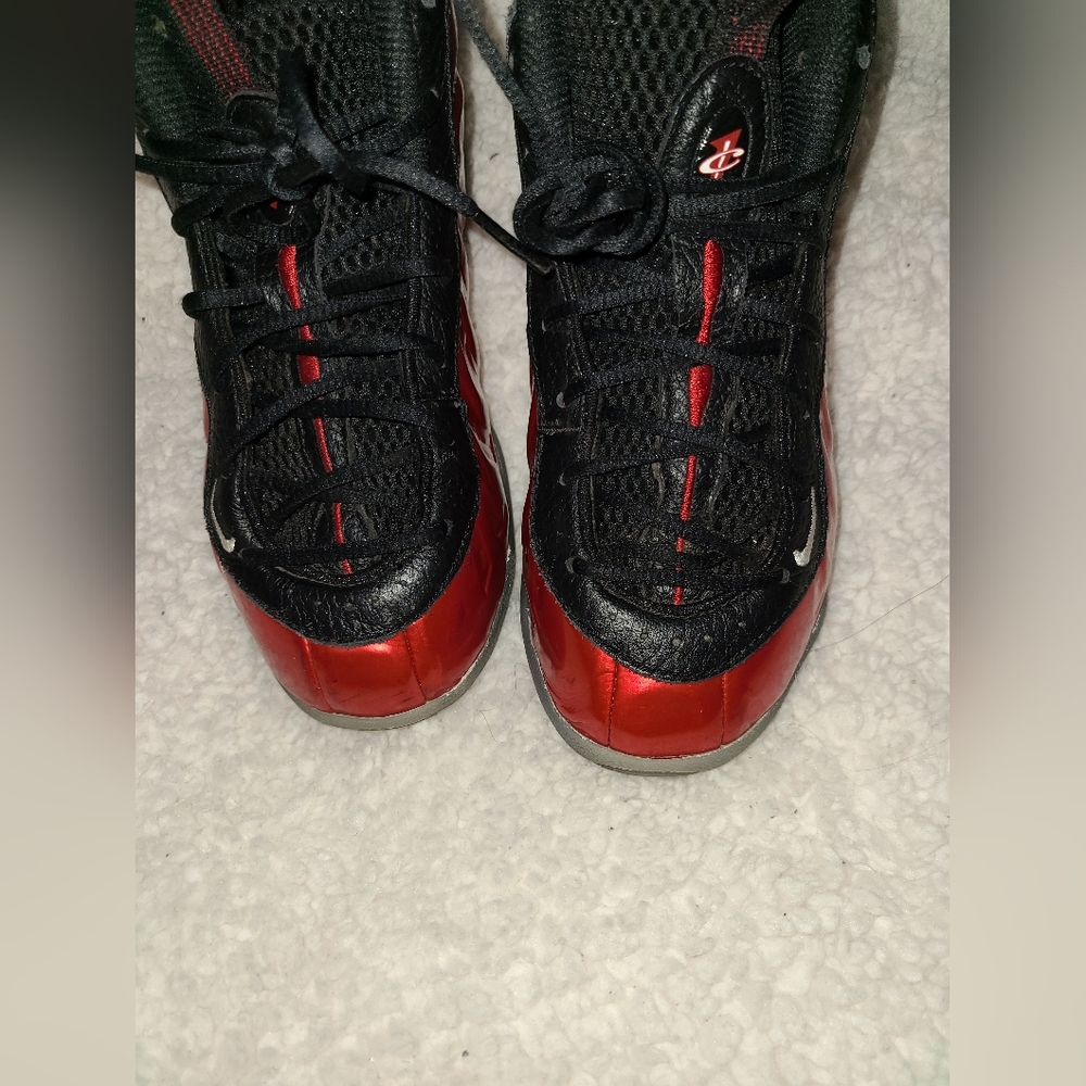 Nike Black and Red Sneakers